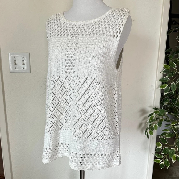 Tops - White open stitch crochet tank Medium